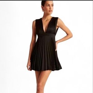Abercrombie Plunge Pleated Minidress In Black